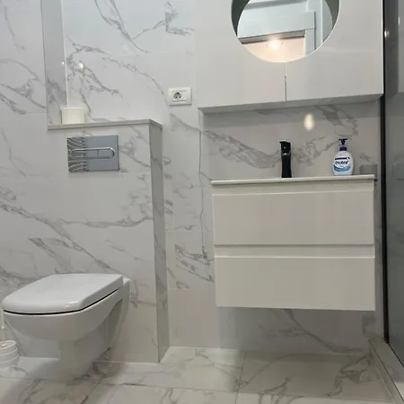 Mario & Manor - Alezzi Apartman *